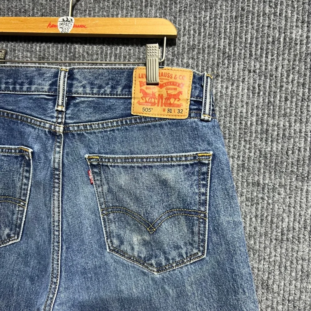 Levis 505 Regular Fit Jeans Mens 31x32 Blue Straight Leg Denim Pants